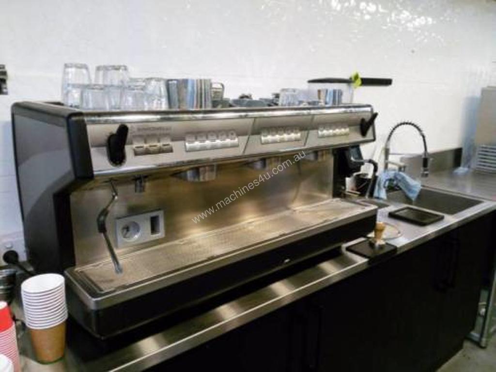 Used Nuovo Simonelli Nuovo Simonelli Appia 3 GR Commercial Espresso