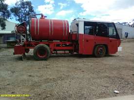 Austral Fire Engine - 15,000 litre tank and hoses - picture0' - Click to enlarge