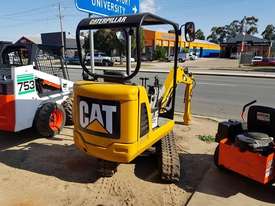 2010 Caterpillar Mini Excavator New pins and bushes & comes with 4 buckets - picture0' - Click to enlarge
