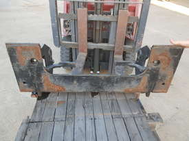 Cat Skid Steer Bucket Quick Coupler - picture1' - Click to enlarge