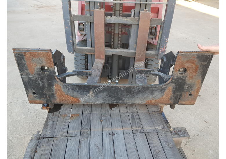 caption Cat Skid Steer Bucket Quick Coupler