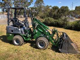 Ex Demo Forway WL25EU Mini Loader  30hours  - picture0' - Click to enlarge