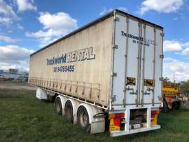 Maxitrans 45ft Curtainsider - full set of gates - picture0' - Click to enlarge