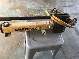 Enerpac Hydraulic Hand Pump Porta Power P392 2 Speed 10000 PSI - picture0' - Click to enlarge