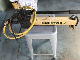 Enerpac Hydraulic Hand Pump Porta Power P392 2 Speed 10000 PSI - picture1' - Click to enlarge