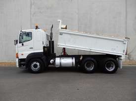 Hino FS -700 Series Cab chassis Truck - picture0' - Click to enlarge