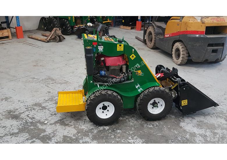 caption Kanga Kid Reconditioned Mini Loader