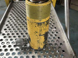 Enerpac 25 Ton Hydraulic Ram Porta Power Cylinder Model RC254 - picture1' - Click to enlarge