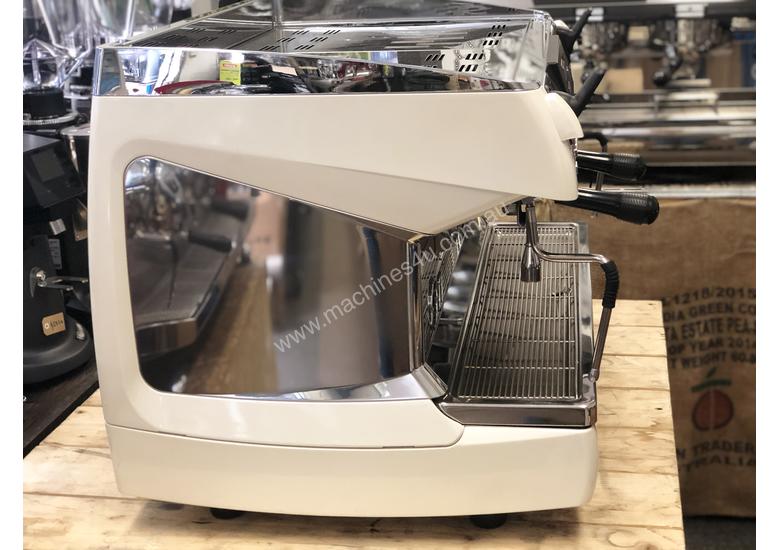 Used nuova simonelli AURELIA II T3 Coffee Machines in , Listed on