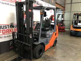 TOYOTA FORKLIFTS 32-8FGK25 - picture0' - Click to enlarge