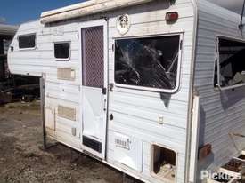2001 Camper Trailer - picture2' - Click to enlarge