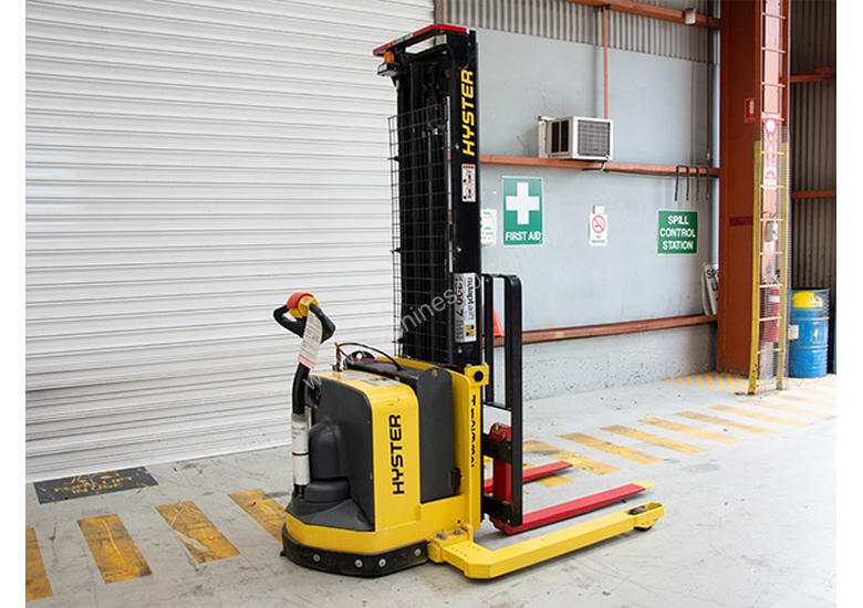 caption Battery Electric Walkie Stacker