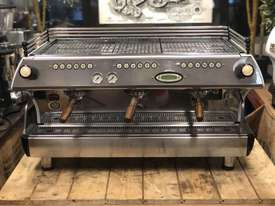 LA MARZOCCO FB80 3 GROUP PEARL WHITE TIMBER HANDLES ESPRESSO COFFEE MACHINE - picture0' - Click to enlarge