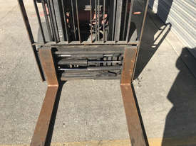 Nissan PJ02A25U LPG / Petrol Counterbalance Forklift - picture2' - Click to enlarge