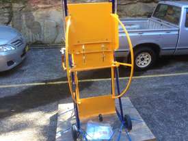 Nifty Lift 30KG Wheelie Bin Lifter - picture1' - Click to enlarge
