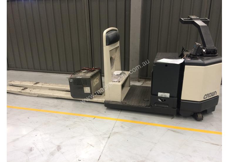 caption Electric Forklift Rider Pallet PC Series 2005