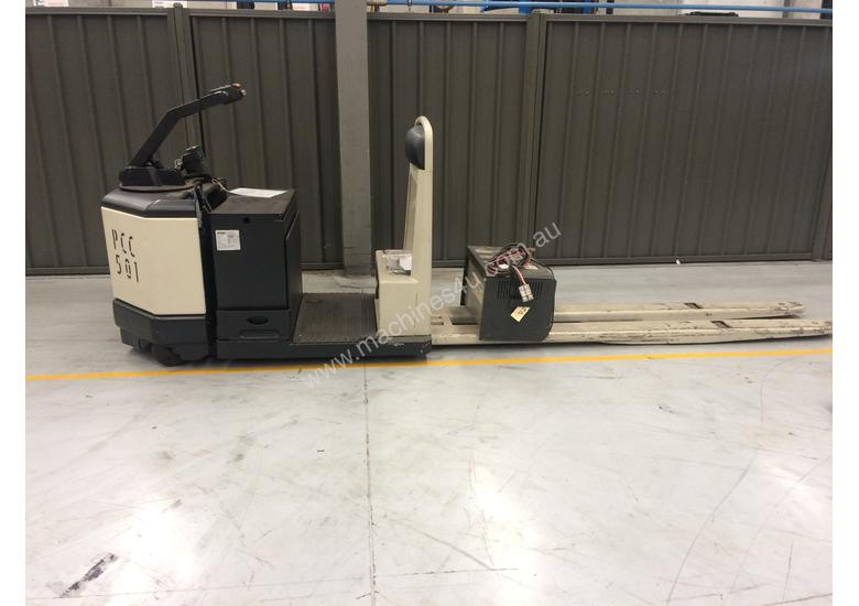 caption Electric Forklift Rider Pallet PC Series 2005