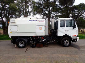 UD MK6 Sweeper Truck - picture1' - Click to enlarge