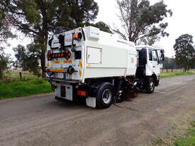 UD MK6 Sweeper Truck - picture2' - Click to enlarge