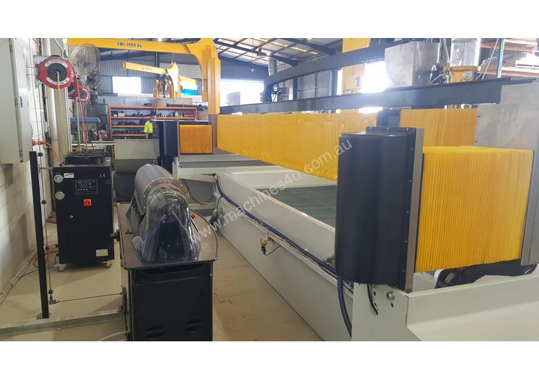 caption i713-G2 Waterjet Cutting System
