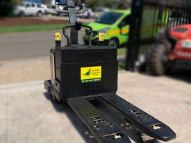 Crown 3T Electric Powered Pallet Mover with Lifting Lugs FOR SALE - picture2' - Click to enlarge