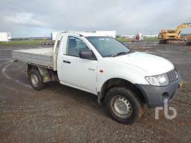 MITSUBISHI TRITON Ute - picture0' - Click to enlarge