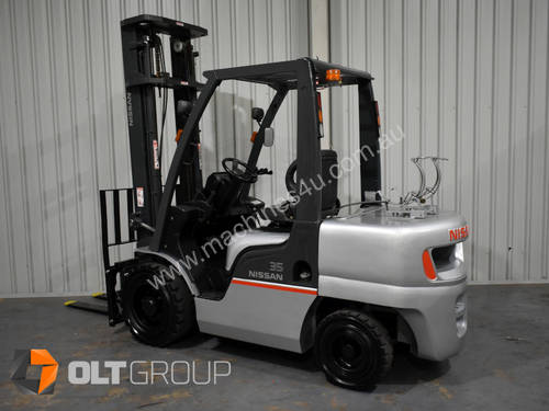 Nissan 3.5 Tonne Forklift LPG / Petrol Sideshift Fork Positioner Excellent Condition