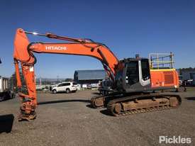 2014 Hitachi ZX240LC-3 - picture1' - Click to enlarge