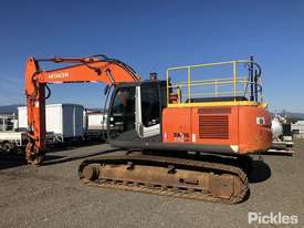 2014 Hitachi ZX240LC-3 - picture2' - Click to enlarge