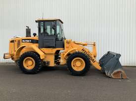 Hyundai HL730-7 Wheel Loader - picture0' - Click to enlarge