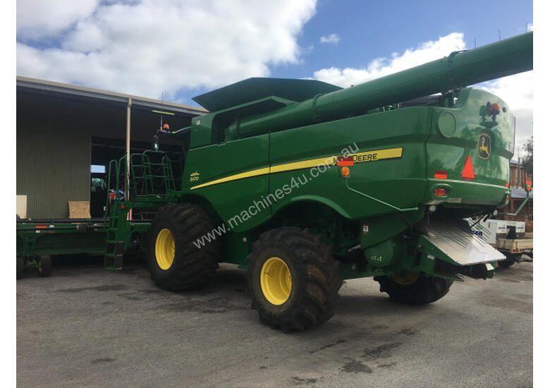 caption John Deere S670 Header(Combine) Harvester/Header