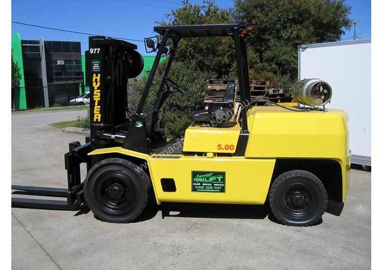caption HYSTER 5T LPG forklift with CONTAINER MAST