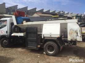 2001 Mitsubishi CANTER FE657 - picture2' - Click to enlarge