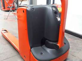 Used Forklift:  T16 Genuine Preowned Linde 1.6t - picture1' - Click to enlarge