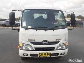 2017 Hino 300 616 - picture1' - Click to enlarge