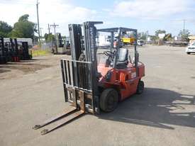 Nissan PJ02A025 Container Mast 2.5 Tonne LPG/Petrol Forklift (GA1316) - picture0' - Click to enlarge