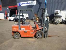 Nissan PJ02A025 Container Mast 2.5 Tonne LPG/Petrol Forklift (GA1316) - picture2' - Click to enlarge
