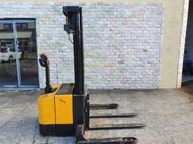 GCT Electric walkie stacker, 4.5m lift height, container entry, new battery - picture2' - Click to enlarge