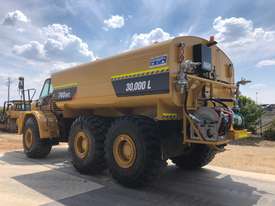 Caterpillar 740 Water Cart  - picture1' - Click to enlarge