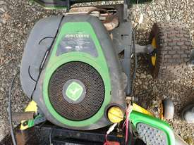 John Deere LA105 Ride on Lawn Mower - picture1' - Click to enlarge