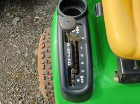 John Deere LA105 Ride on Lawn Mower - picture2' - Click to enlarge