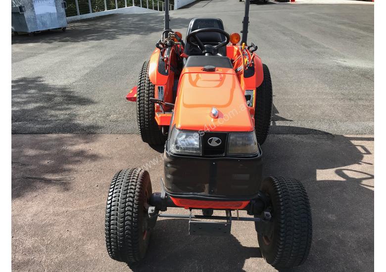 Used Kubota Kubota B2710HD 4WD Tractor with 6ft Finishing Mower