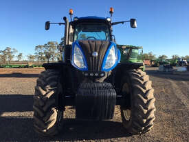 New Holland T8.390 FWA/4WD Tractor - picture1' - Click to enlarge