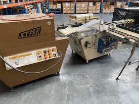 Jetpak Shrink tunnel and conveyor - picture0' - Click to enlarge