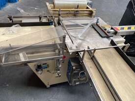 Jetpak Shrink tunnel and conveyor - picture1' - Click to enlarge