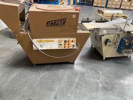 Jetpak Shrink tunnel and conveyor - picture2' - Click to enlarge