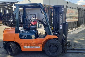 ACTIVE FORKLIFTS - Toyota Diesel Forklift Container Entry Forklift 3 Ton Toyota For sale