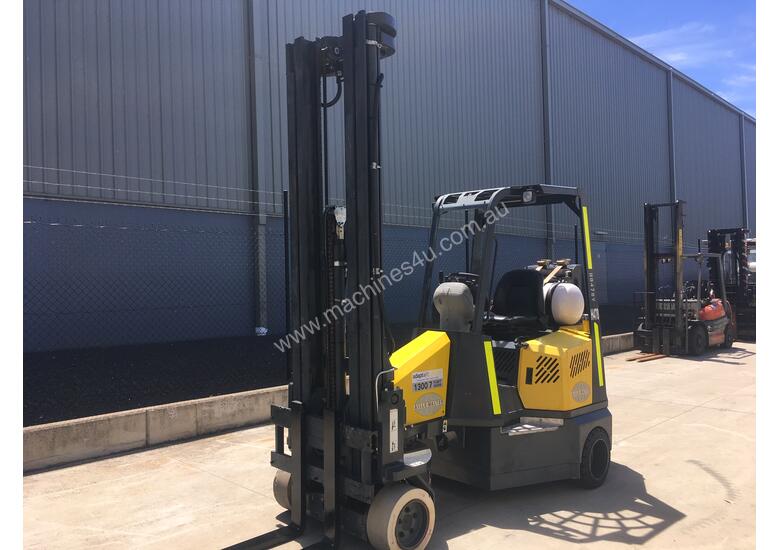 caption 2.0 CNG Narrow Aisle Forklift