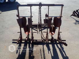 A.M RUSSELL LTD 3 POINT LINKAGE MULTIPLANTER - picture0' - Click to enlarge