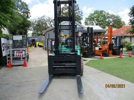 Mitsubishi 5 ton LPG Repainted Used Forklift #1606 - picture1' - Click to enlarge